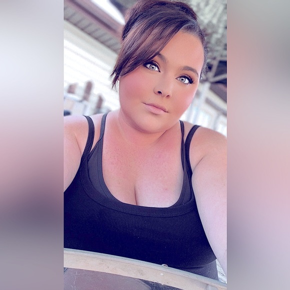 Meet your Posher, Ash - Picture 1 of 1